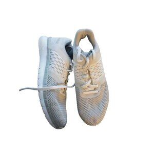 Reebok Size 9 White gray Mesh Lightweight Athletic Running Shoes Sporty Active